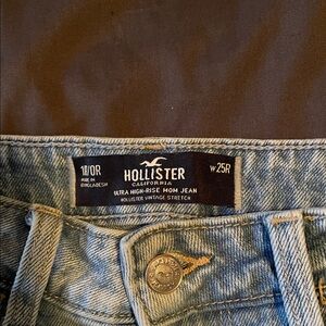Hollister Women's Light Blue Relaxed Jeans